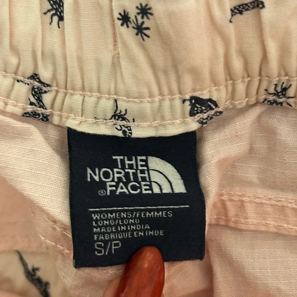 The North Face Light Pink Women's Cargo Shorts - Picture 2 of 4